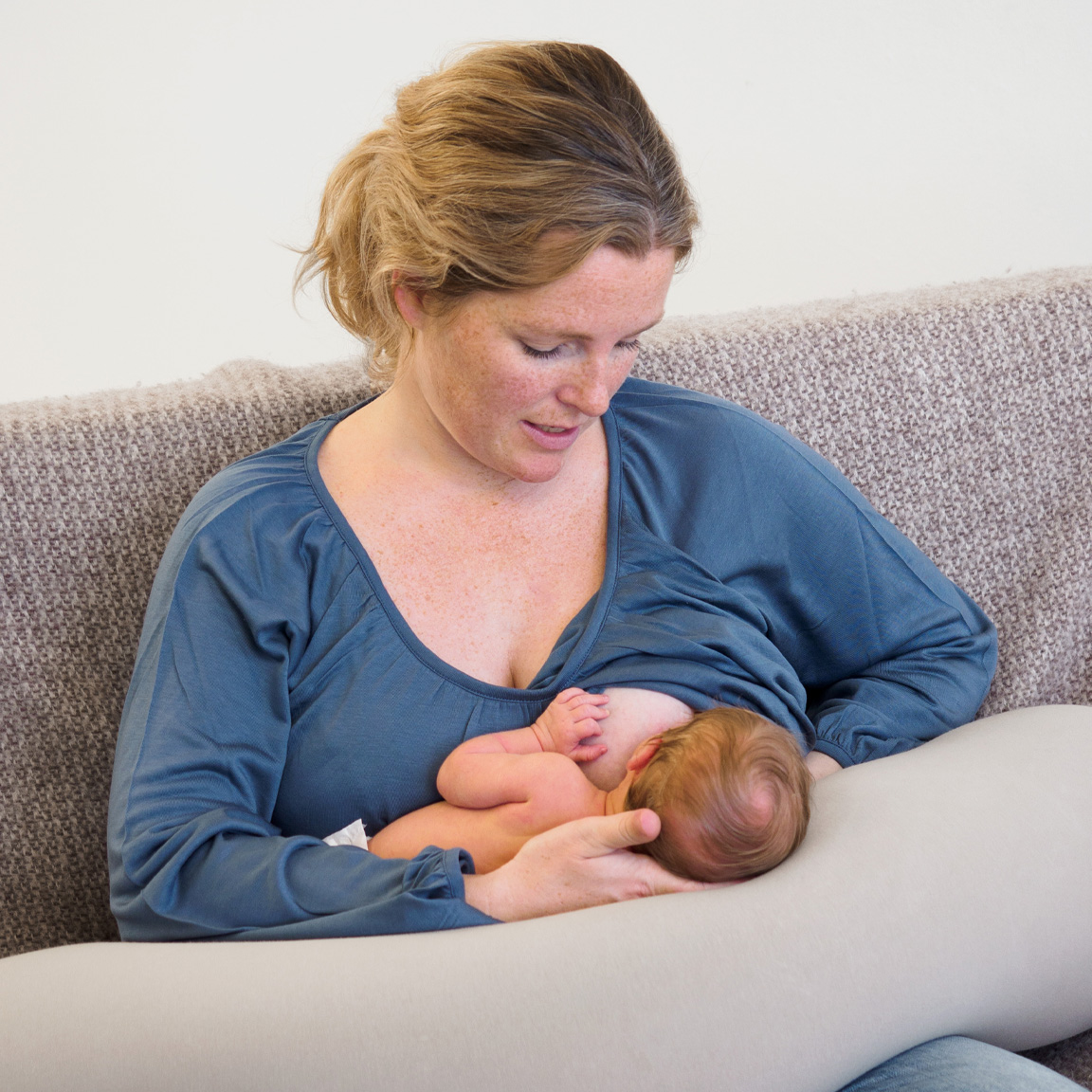 Breastfeeding with hot sale large breasts